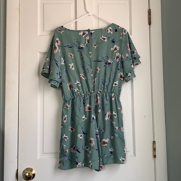 Romper - Picture 2 of 3